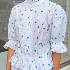 Lisa Says Gah Button Down Floral Top